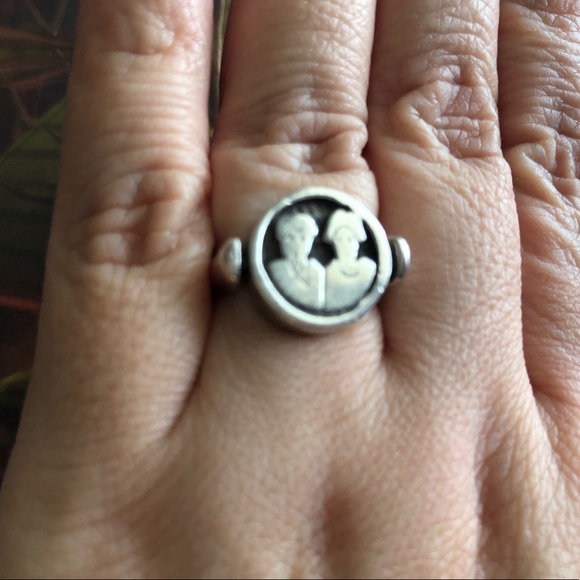 Sterling Silver Ring - Picture 4 of 5